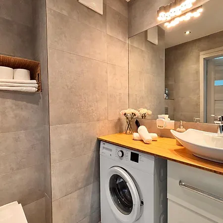 Centaur Apartment With Terrace Near Airport * Owczarnia