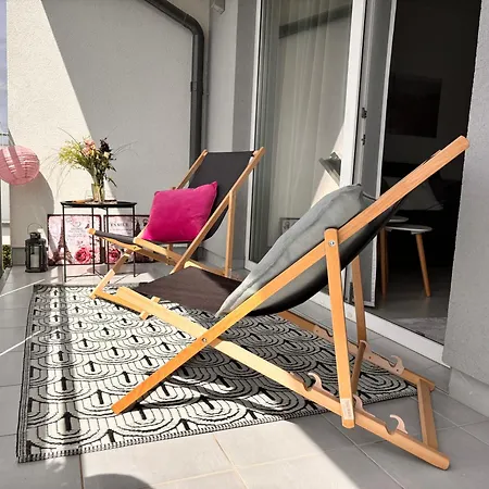Centaur Apartment With Terrace Near Airport Apartment *