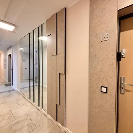 Centaur Apartment With Terrace Near Airport * Owczarnia